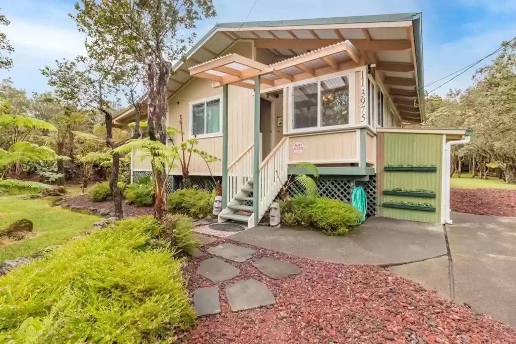 Hau'Oli Place Tiki Cottage In Volcano Buitenkant foto